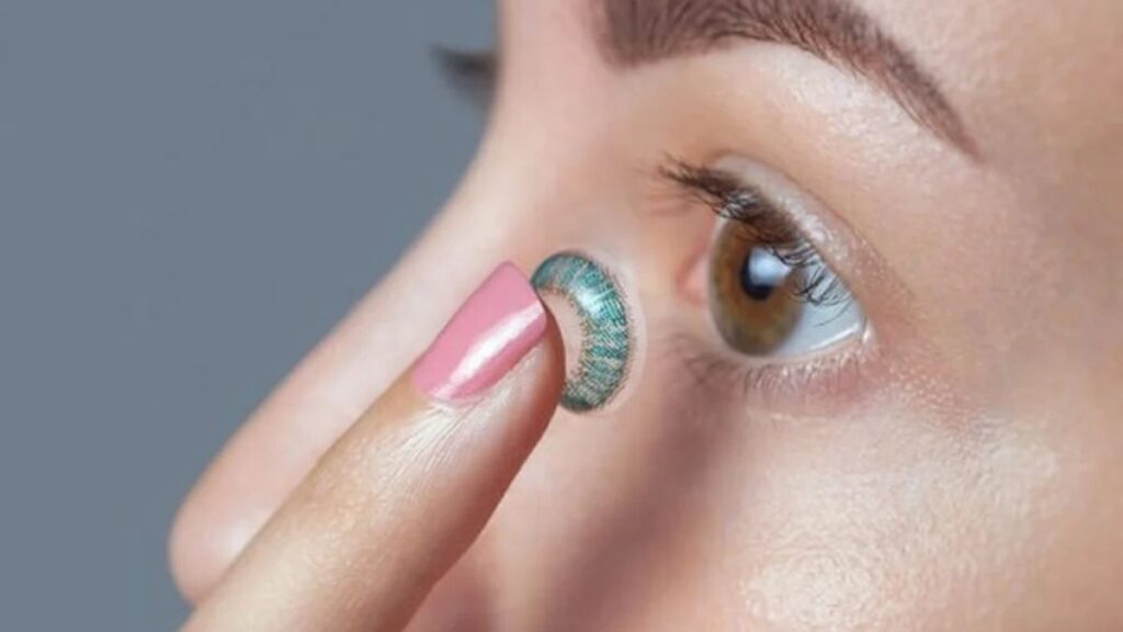 Daily Comfort for Contact Lens Wearers: Lenses and Eye Drops That Work Together